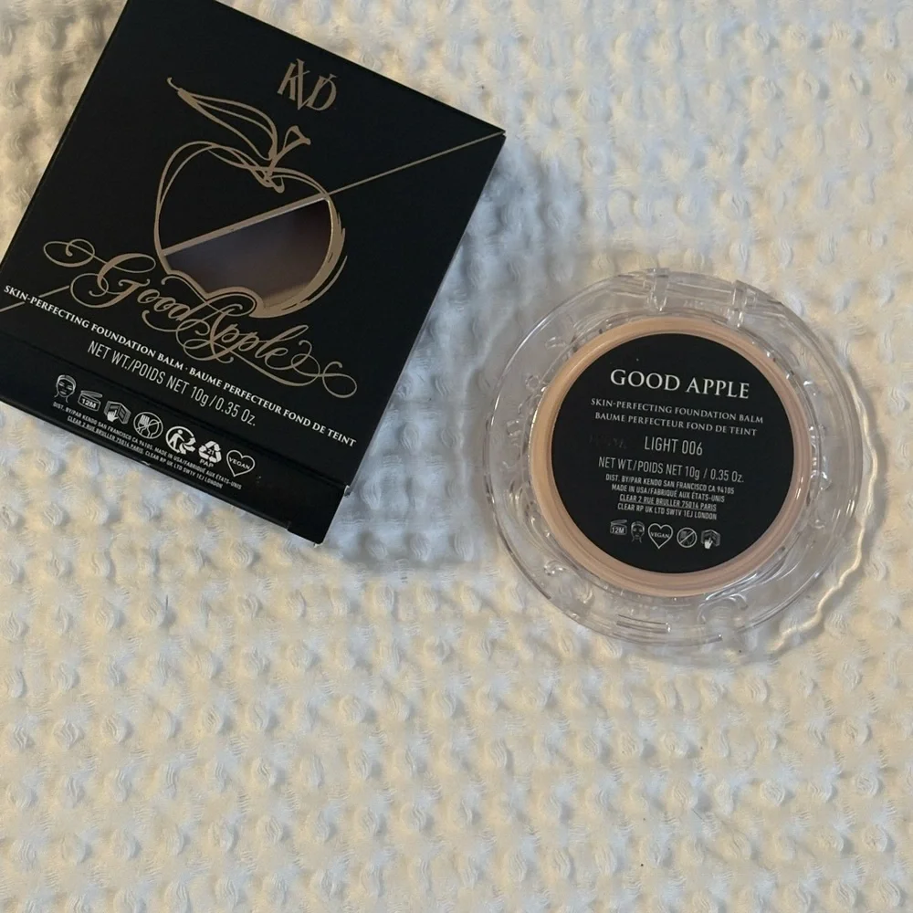 KVD Beauty Good Apple Skin-Perfecting Foundation Balm - Light 006 - NWT